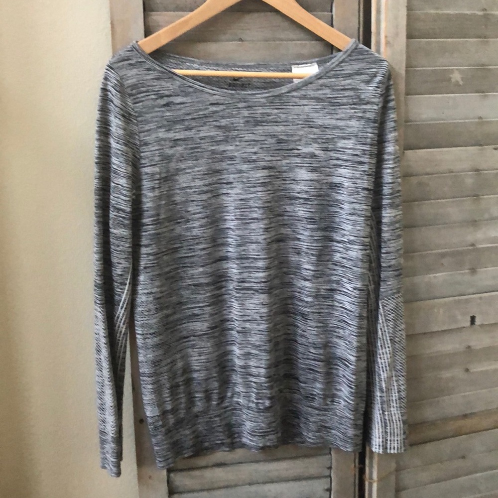Nike relaxed yoga top